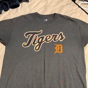 MLB Gray and Orange Tigers Short Sleeve Tee